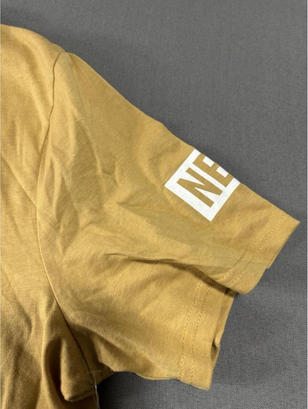 Neff x Looney Tunes  T-Shirt Men’s Size L Bugs Bunny New With Tags - Picture 7 of 15